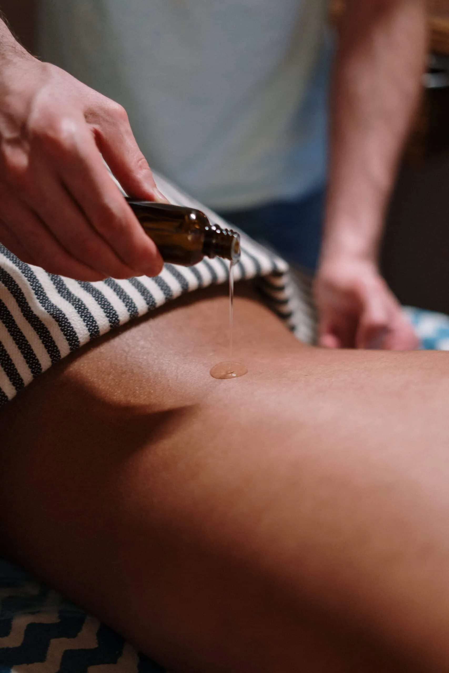 A professional massage is offered at villa Hoopoe